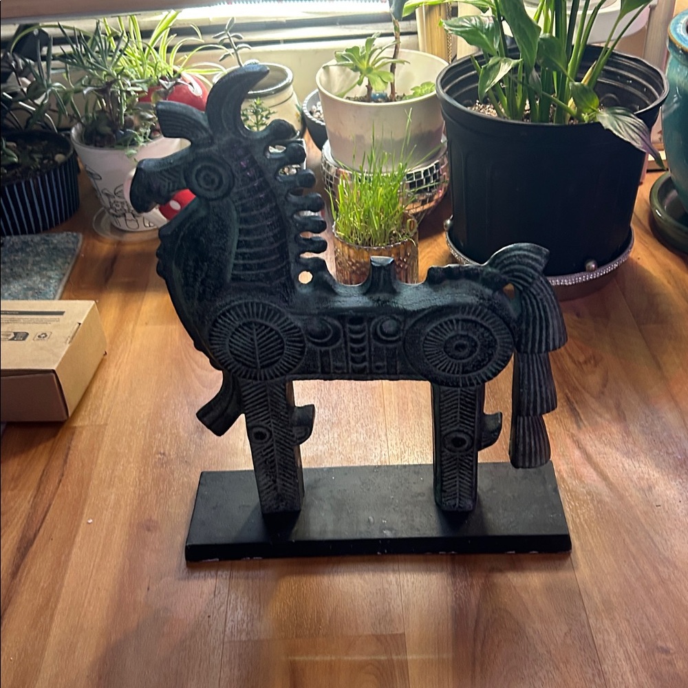 Vintage-Inspired Green Roman Horse Sculpture - Picture 3 of 4